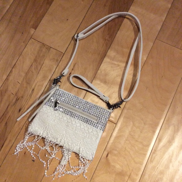 🌺 WHITE FRINGE BLING CROSSBODY PURSE SHORT BOHO - Picture 2 of 8